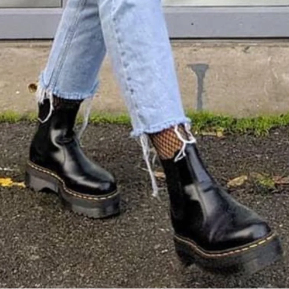 Dr. Martens 2976 Quad Smooth Leather Chelsea Boots (NEW)